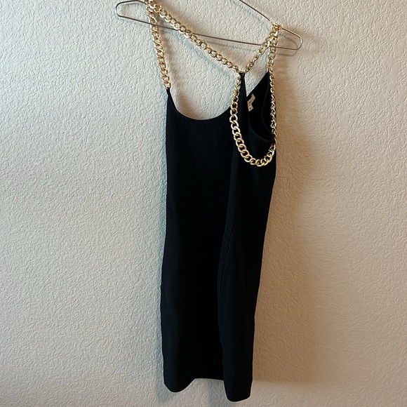 The Sei Chain Mini Dress - Picture 4 of 9